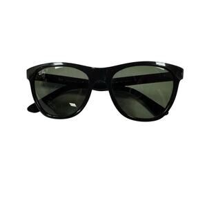 Ray-Ban Sunglasses / Black / case / EUC